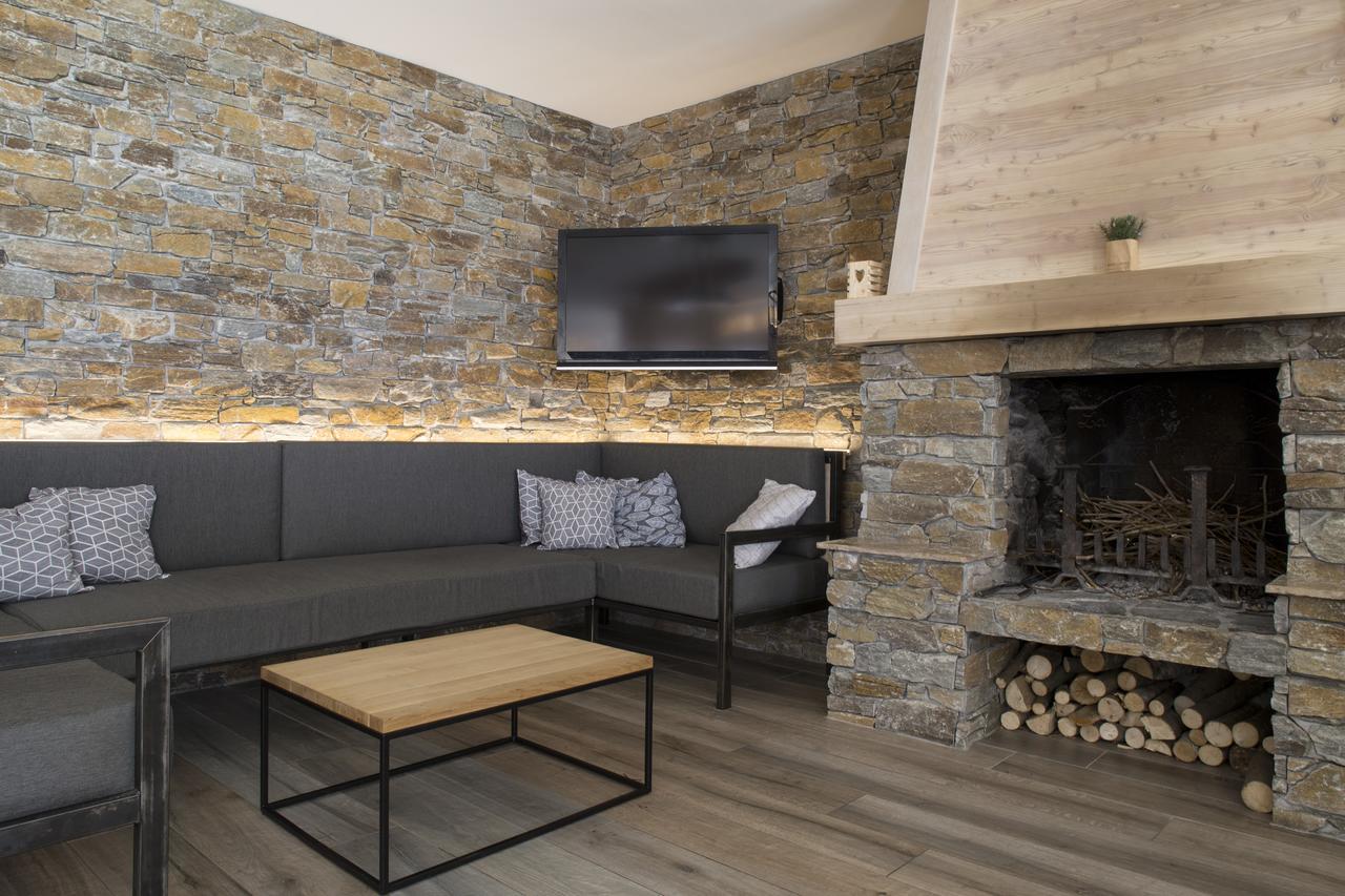 Auberge La Douce Montagne 알레몽 외부 사진